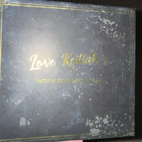 SOSU x Keilidh Urban Bible Eyeshadow Palette - Picture 2 of 5